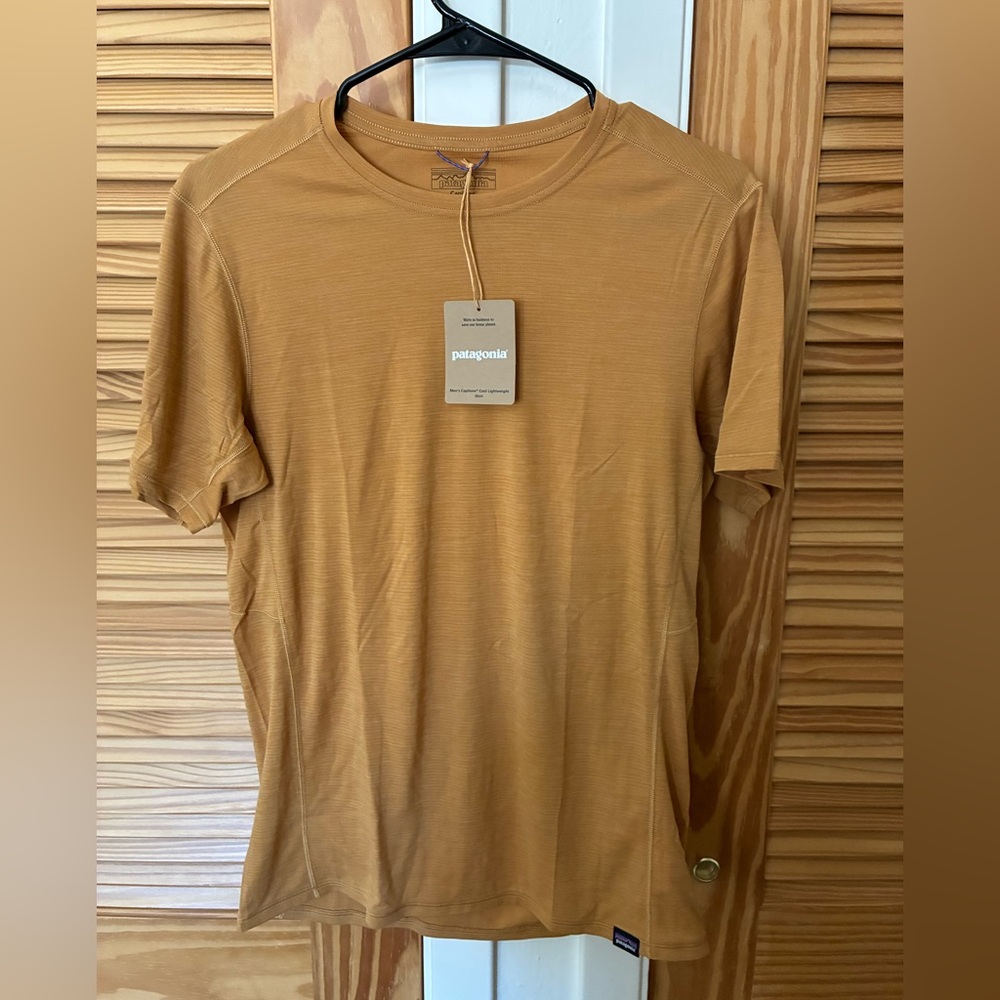 NWT Patagonia Men's yellow heiq mint Short Sleeve Tee size small